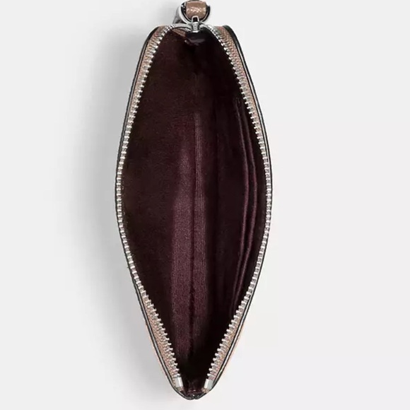 Coach Corner Zip Wristlet nwt in packaging - Picture 3 of 6